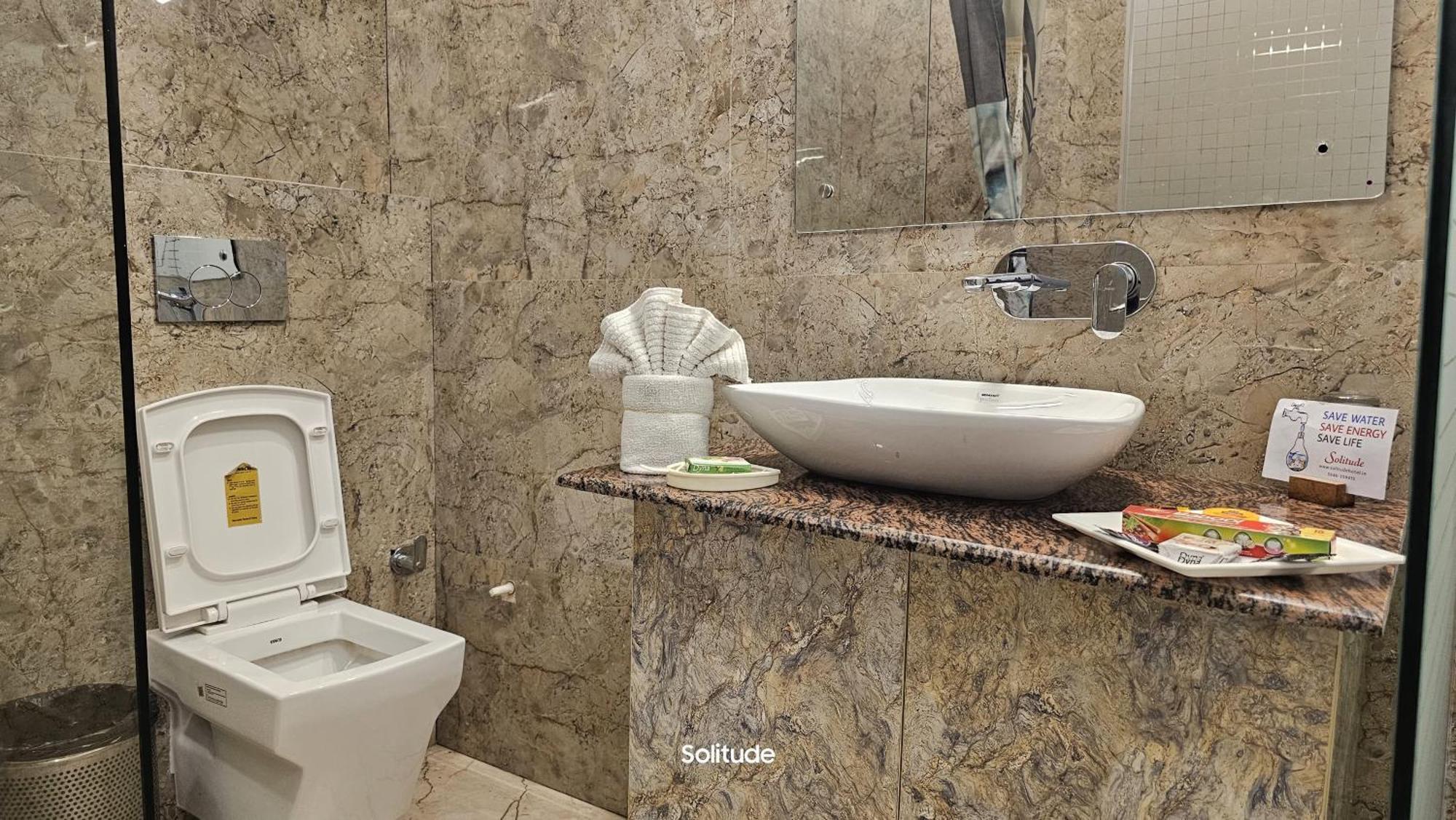 Solitude, The Boutique Hotel Haldwāni Екстериор снимка